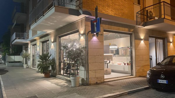 locale commerciale in vendita a San Benedetto del Tronto