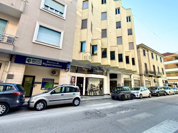 locale commerciale in vendita a San Benedetto del Tronto