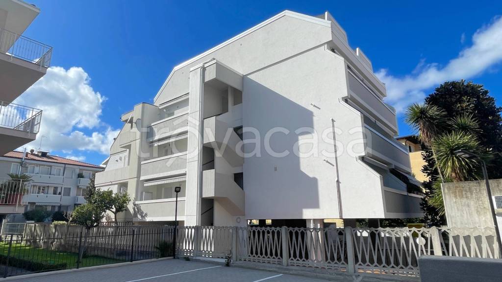 appartamento in vendita a San Benedetto del Tronto in zona Sentina
