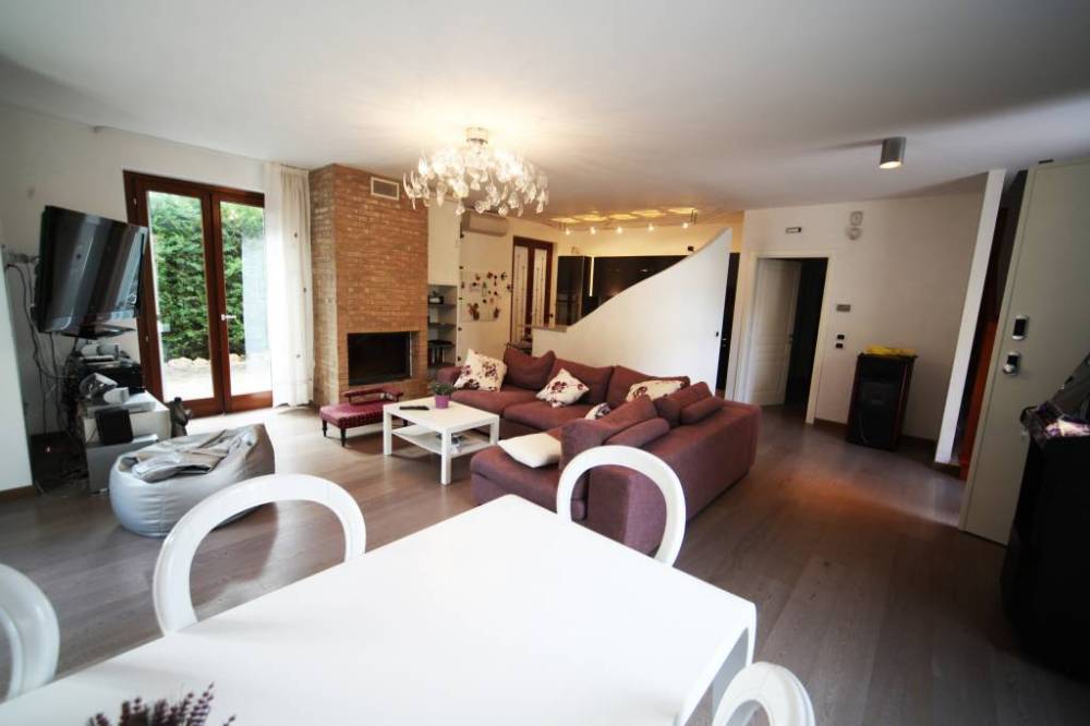 casa indipendente in vendita a San Benedetto del Tronto in zona Sentina
