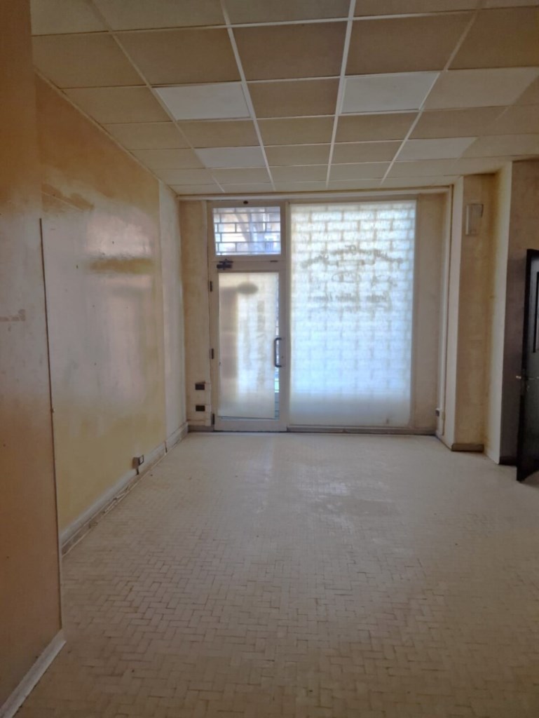 locale commerciale in vendita a San Benedetto del Tronto