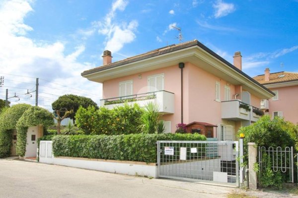 casa semindipendente in vendita a San Benedetto del Tronto in zona Sentina