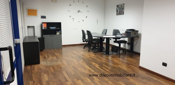 ufficio in vendita a San Benedetto del Tronto in zona Sentina