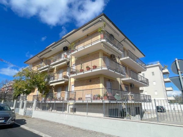 appartamento in vendita a San Benedetto del Tronto in zona Sentina