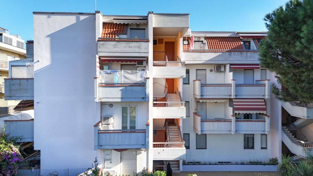 appartamento in vendita a San Benedetto del Tronto in zona Sentina
