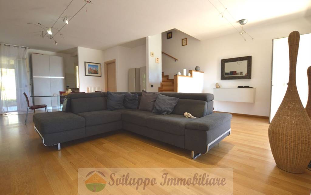 casa indipendente in vendita a San Benedetto del Tronto in zona Sentina