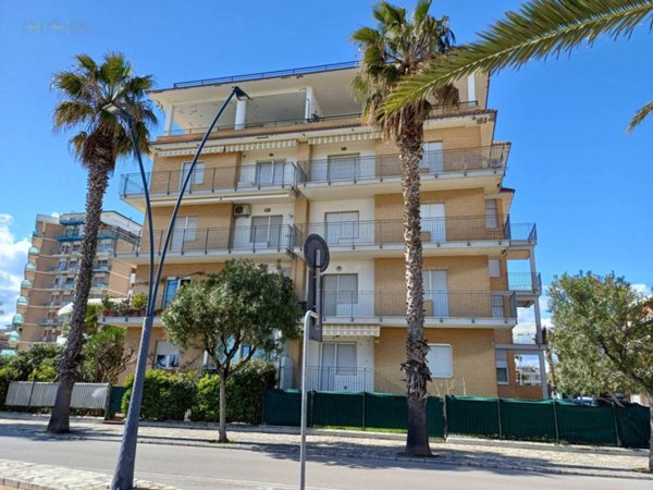 appartamento in vendita a San Benedetto del Tronto in zona Sentina