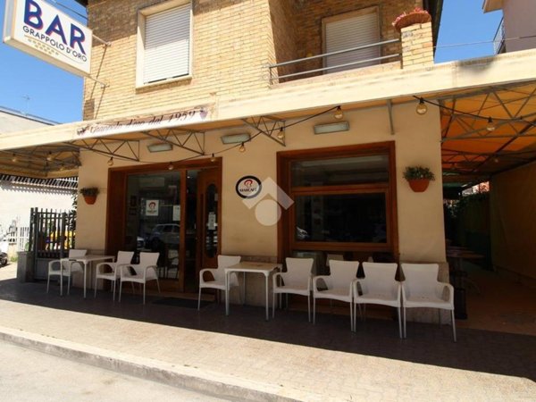 negozio in vendita a San Benedetto del Tronto in zona Sentina