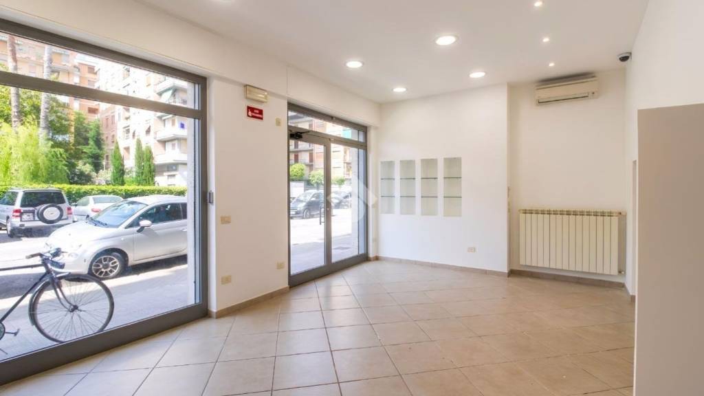 negozio in vendita a San Benedetto del Tronto