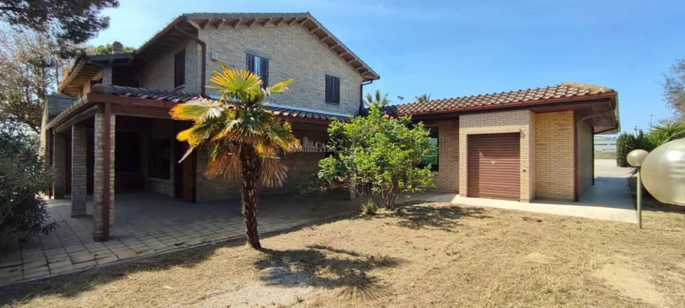 casa indipendente in vendita a San Benedetto del Tronto in zona Sentina