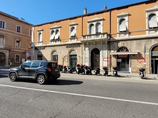 locale commerciale in vendita a San Benedetto del Tronto