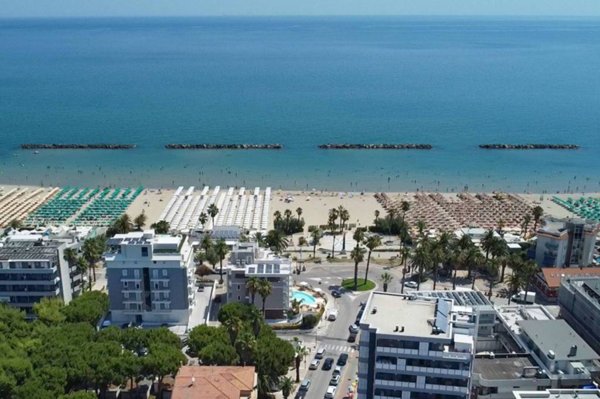 negozio in vendita a San Benedetto del Tronto in zona Sentina