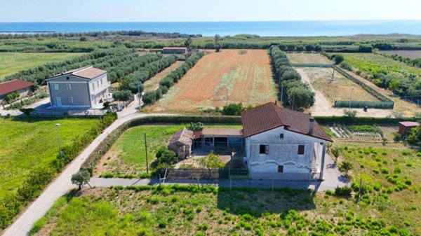 casa indipendente in vendita a San Benedetto del Tronto in zona Sentina