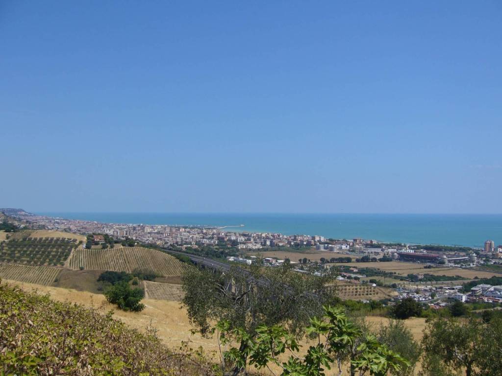 casa indipendente in vendita a San Benedetto del Tronto in zona Sentina