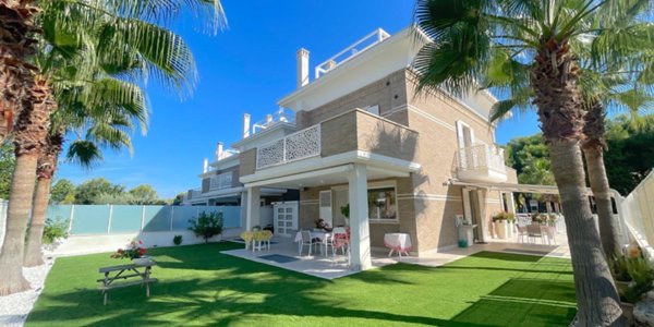 casa indipendente in vendita a San Benedetto del Tronto in zona Sentina