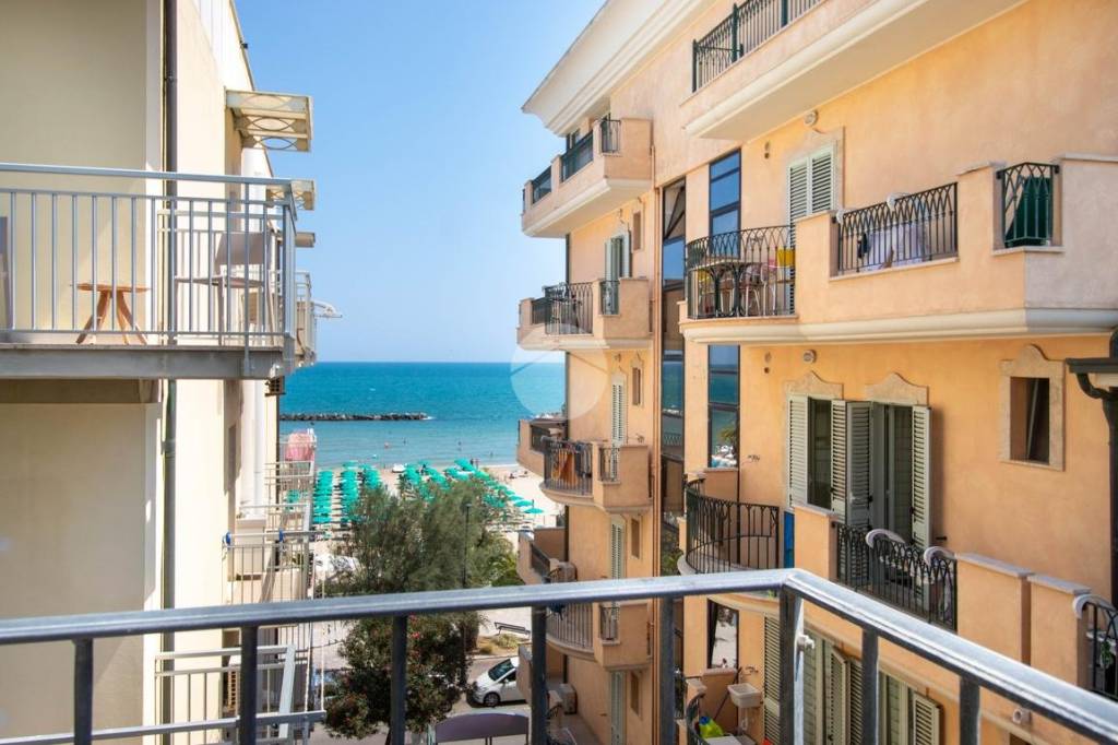 appartamento in vendita a San Benedetto del Tronto in zona Sentina