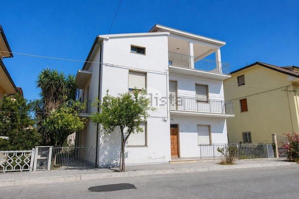 appartamento in vendita a San Benedetto del Tronto in zona Sentina