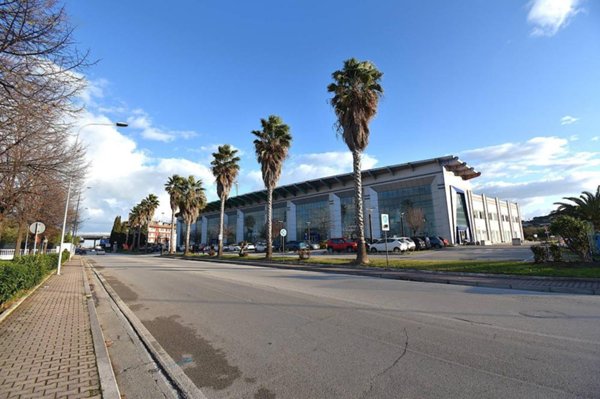 ufficio in vendita a San Benedetto del Tronto in zona Sentina