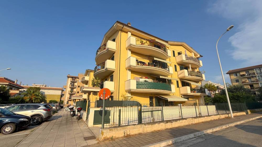 appartamento in vendita a San Benedetto del Tronto in zona Sentina