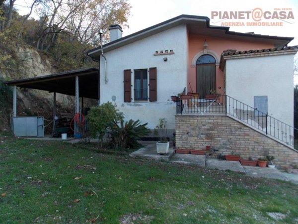 casa indipendente in vendita a Spinetoli