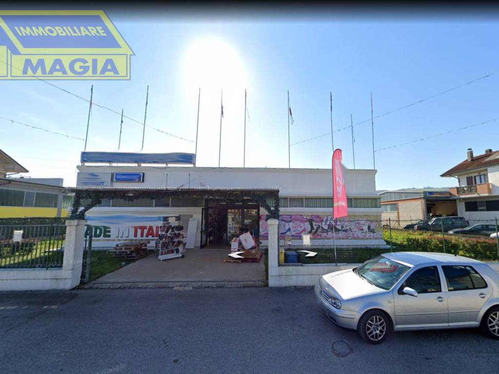 locale commerciale in vendita a Spinetoli in zona Pagliare