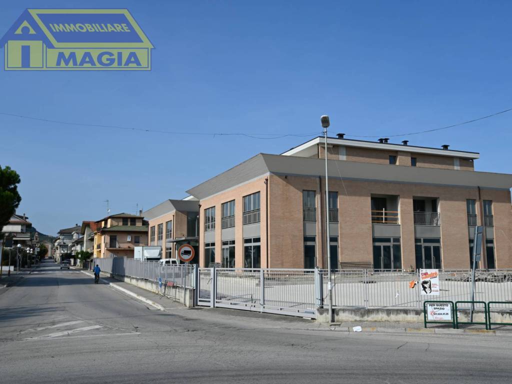 negozio in vendita a Spinetoli in zona Pagliare