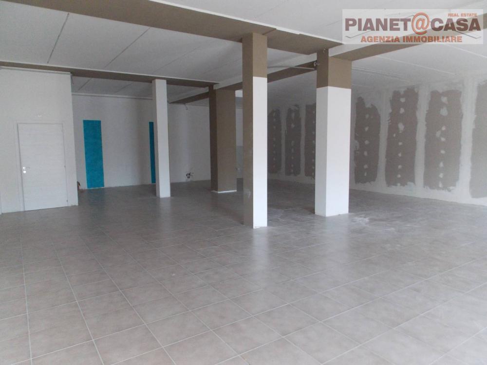 negozio in vendita a Spinetoli in zona Pagliare