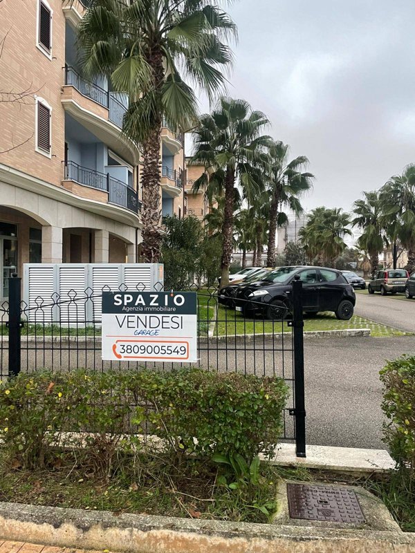 box auto in vendita a Spinetoli in zona Pagliare