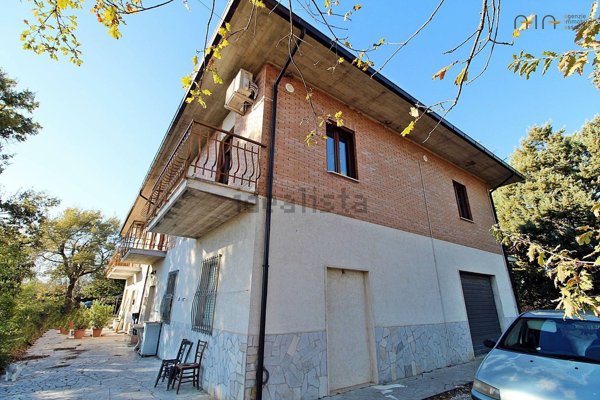 appartamento in vendita a Venarotta in zona Castellano
