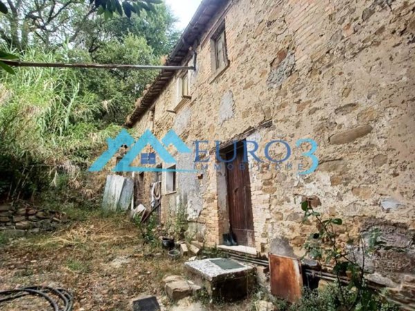 casa indipendente in vendita a Venarotta