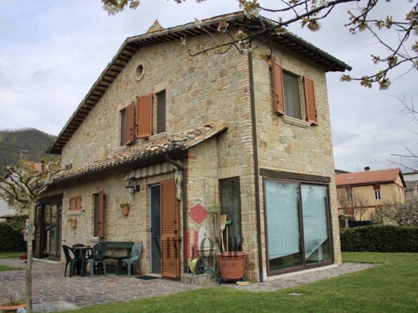 casa indipendente in vendita a Venarotta