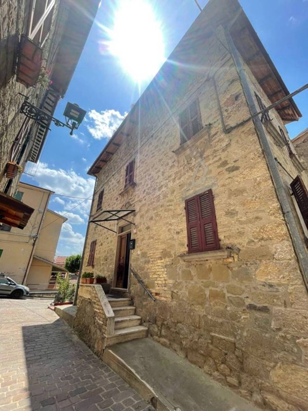 casa indipendente in vendita a Venarotta