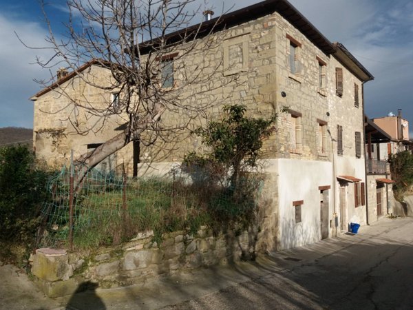 casa indipendente in vendita a Venarotta