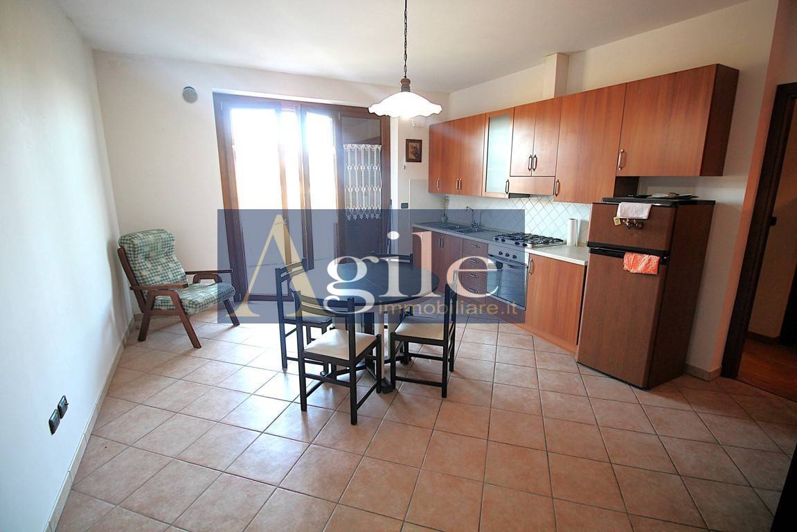 appartamento in vendita a Venarotta in zona Castellano