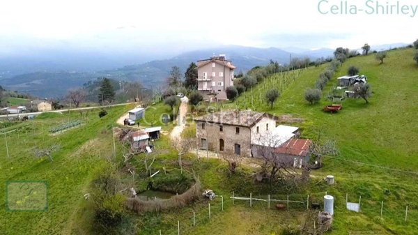 casa indipendente in vendita a Venarotta in zona Gimigliano