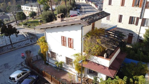 casa indipendente in vendita a Venarotta