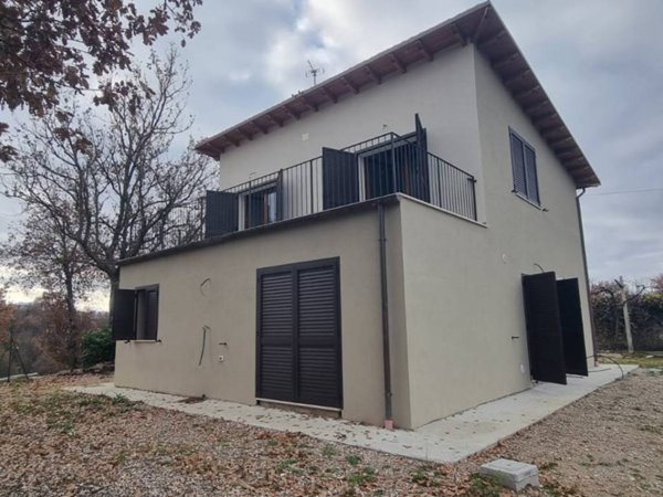 casa indipendente in vendita a Venarotta