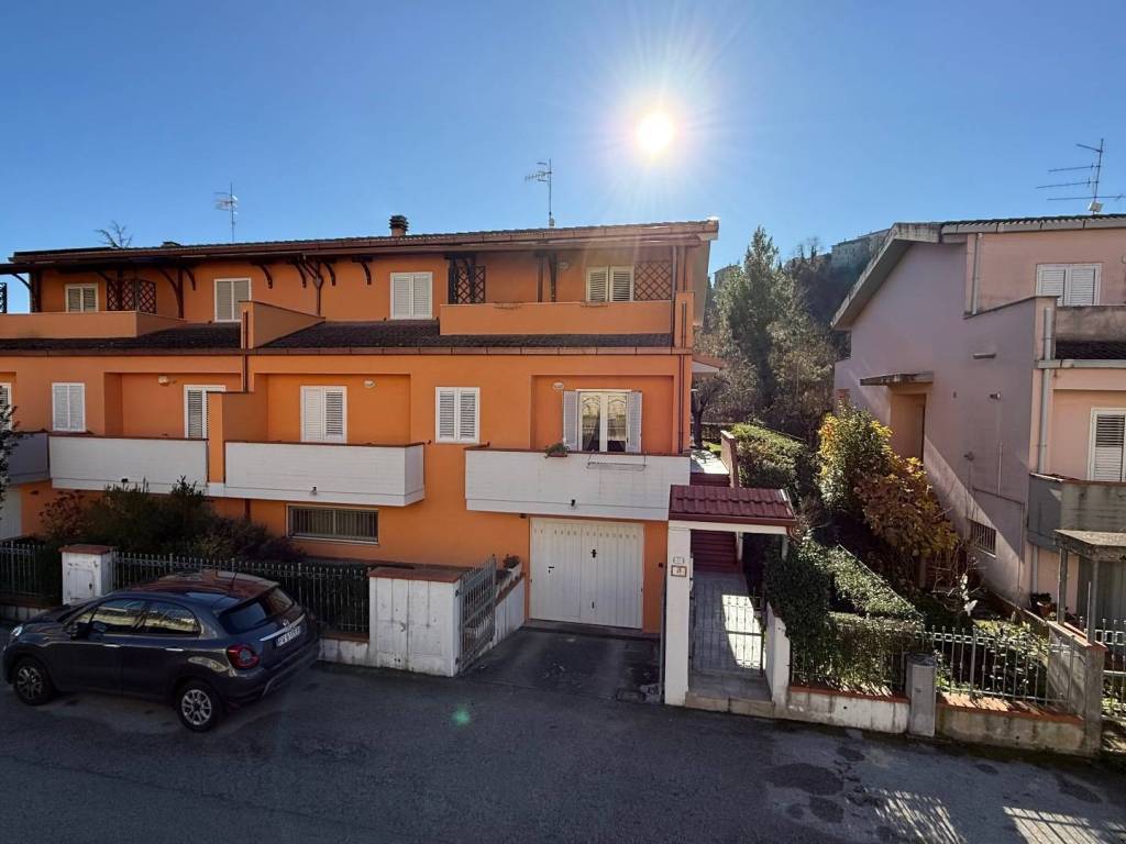 casa indipendente in vendita a Venarotta