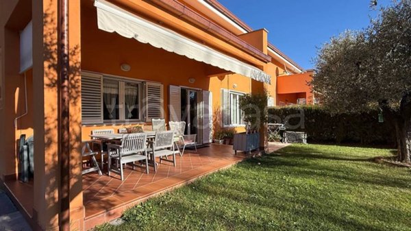 casa indipendente in vendita a Venarotta