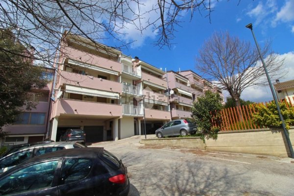 appartamento in vendita a Venarotta in zona Olibra