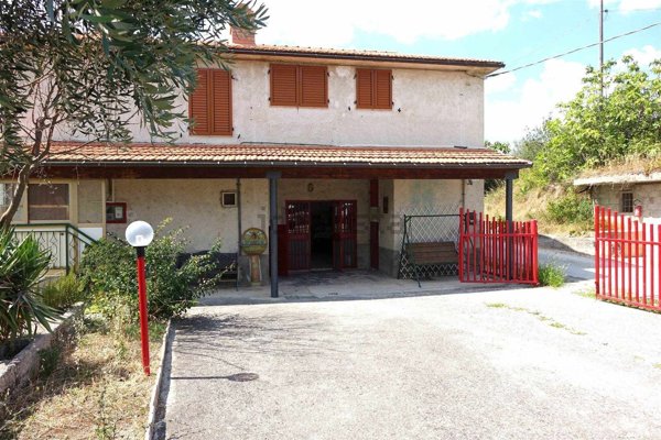 casa indipendente in vendita a Venarotta