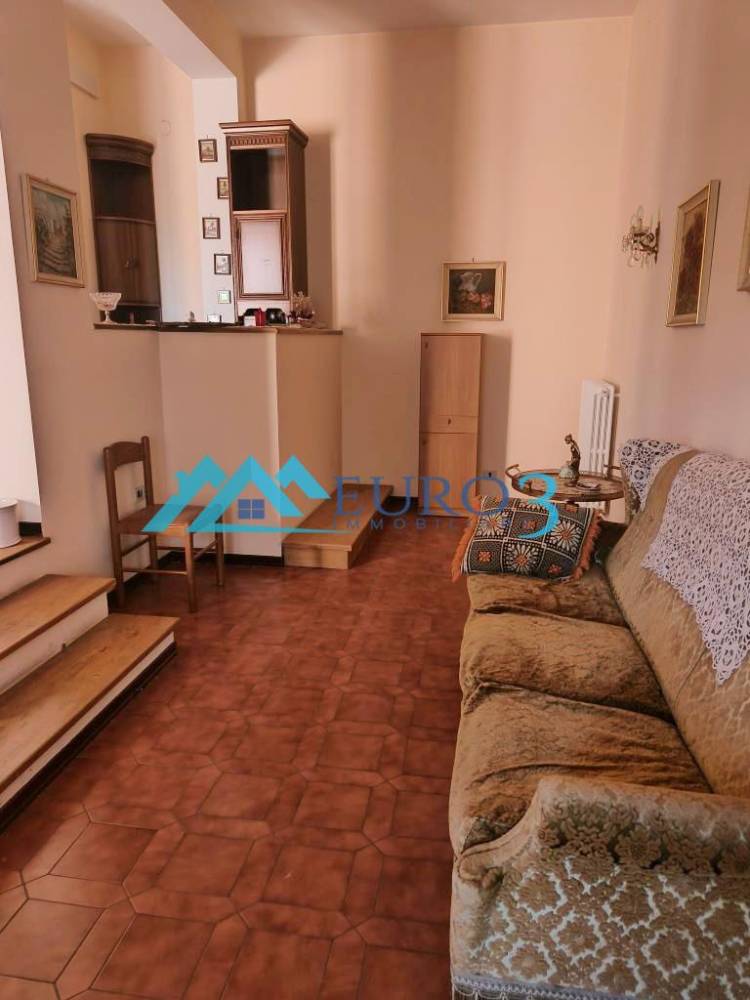 appartamento in vendita a Venarotta in zona Olibra