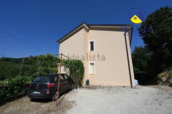 appartamento in vendita a Venarotta in zona Gimigliano