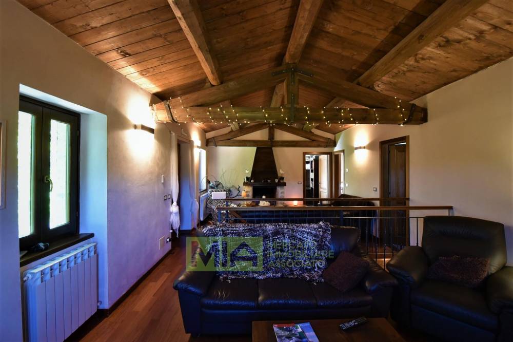 casa indipendente in vendita a Venarotta in zona Castellano