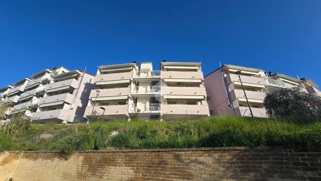 appartamento in vendita a Venarotta in zona Olibra