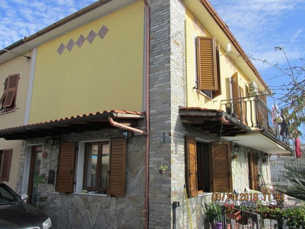 casa indipendente in vendita ad Aulla