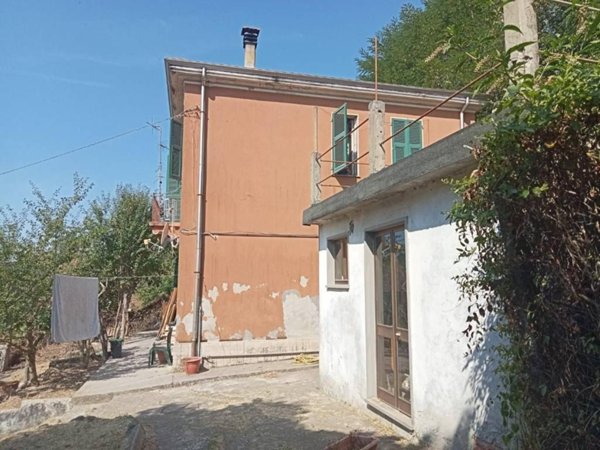 casa semindipendente in vendita ad Aulla