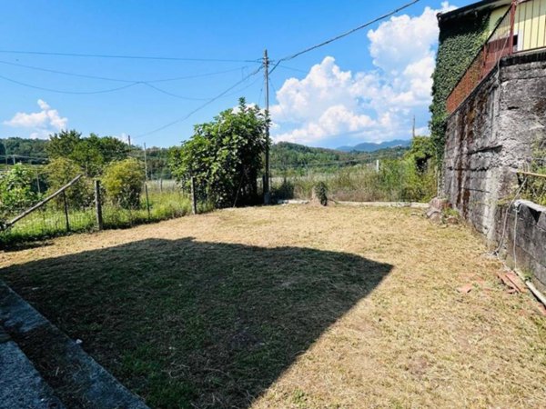 casa semindipendente in vendita ad Aulla