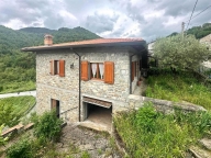 casa indipendente in vendita ad Aulla
