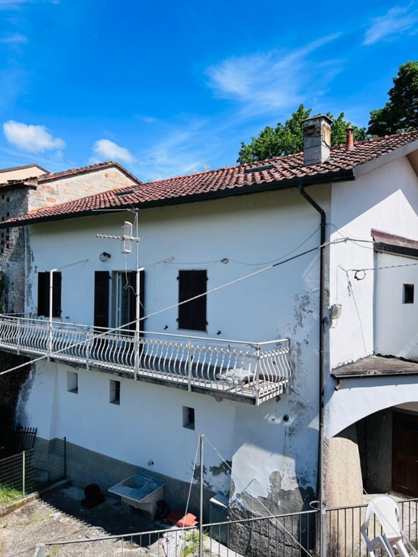 casa semindipendente in vendita ad Aulla